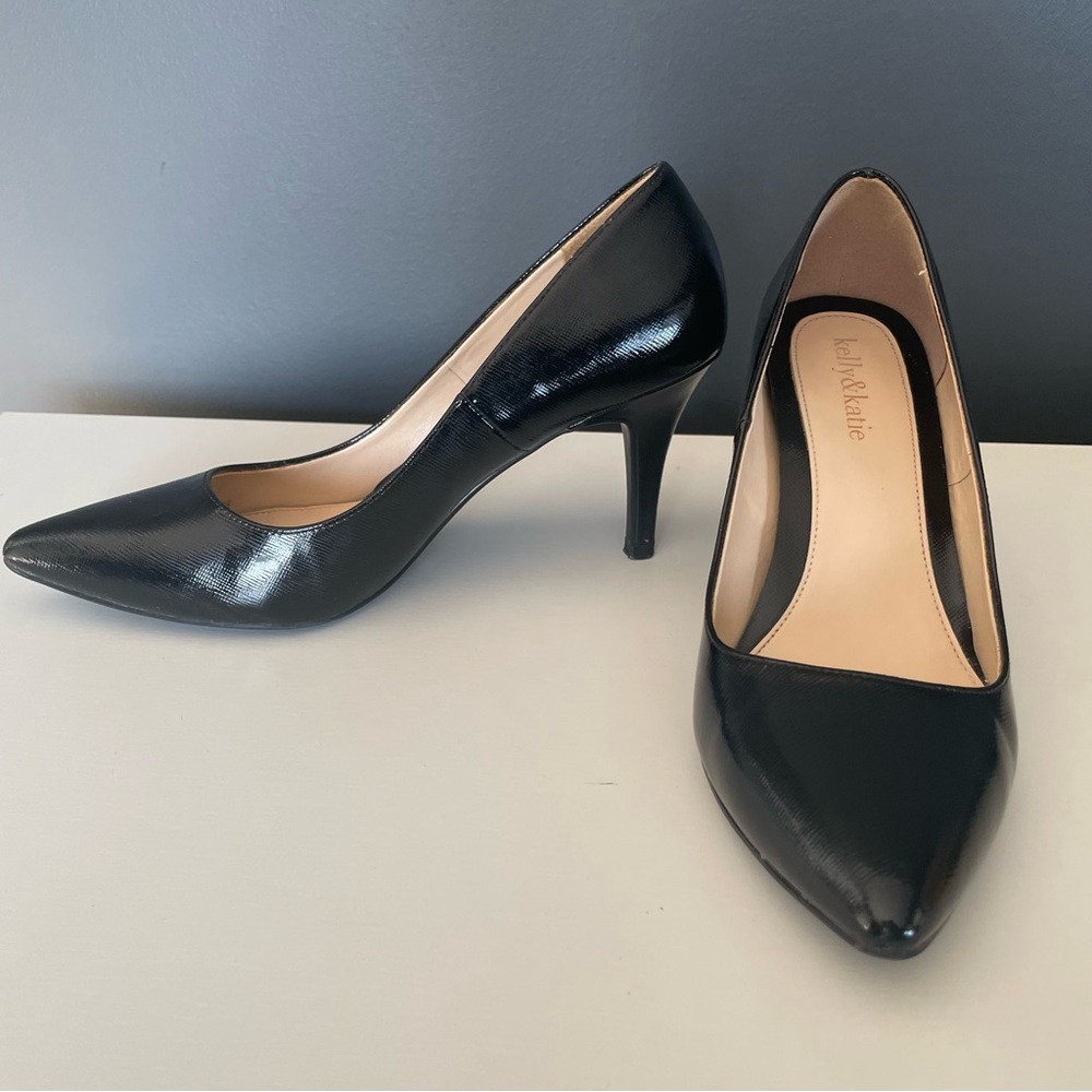 Kelly & Katie-Black textured patent leather pumps- size 8.5
